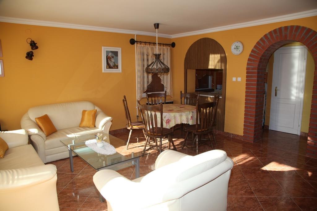 Edina Apartman Zalakaros Szoba fotó