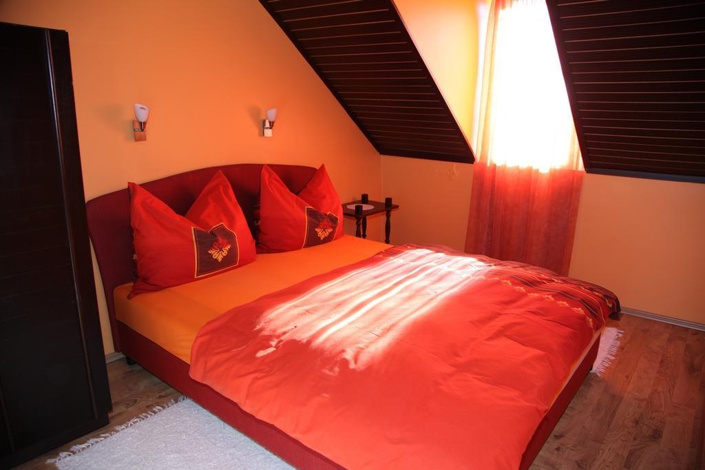 Edina Apartman Zalakaros Szoba fotó