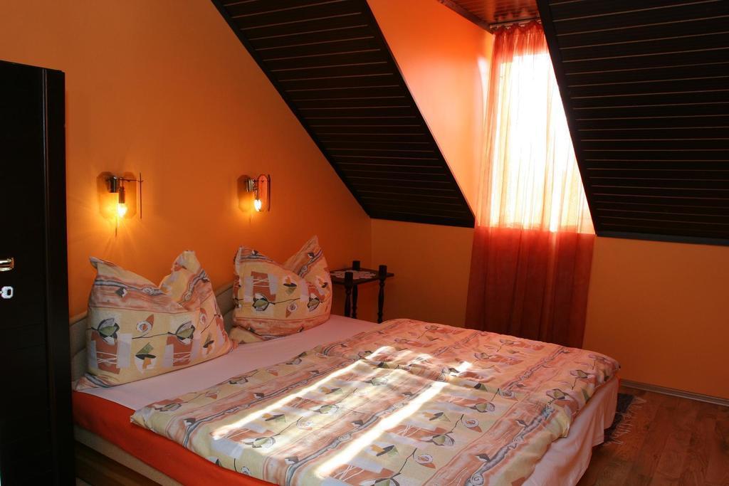 Edina Apartman Zalakaros Szoba fotó