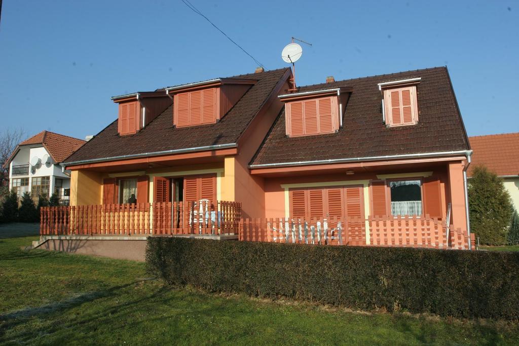 Edina Apartman Zalakaros Szoba fotó