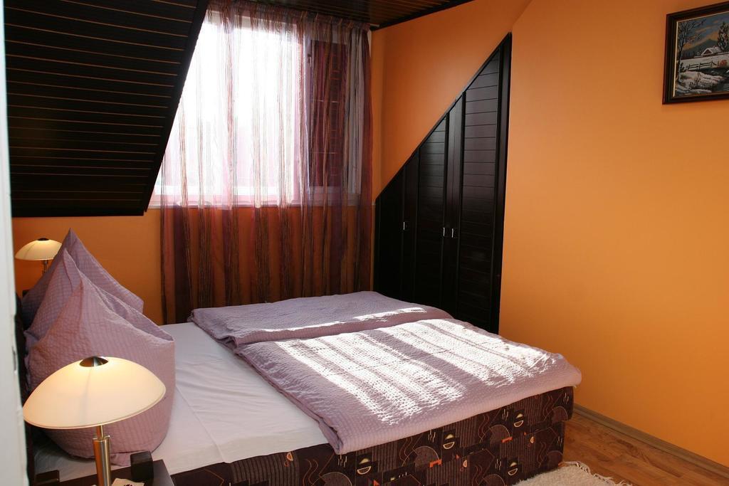 Edina Apartman Zalakaros Szoba fotó